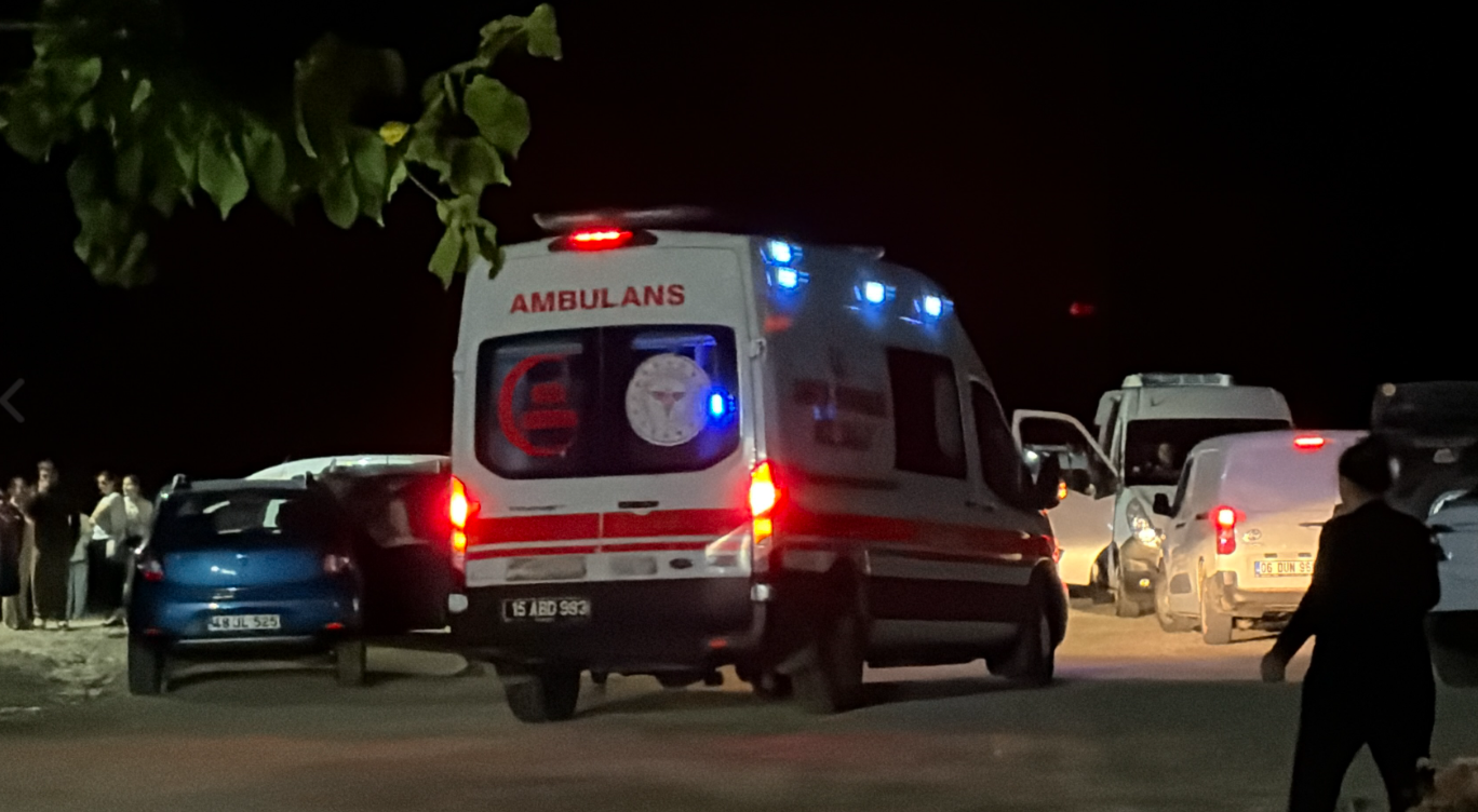 Burdur Gölü'nde kanoyla kaybolan iki kişi sağ bulundu