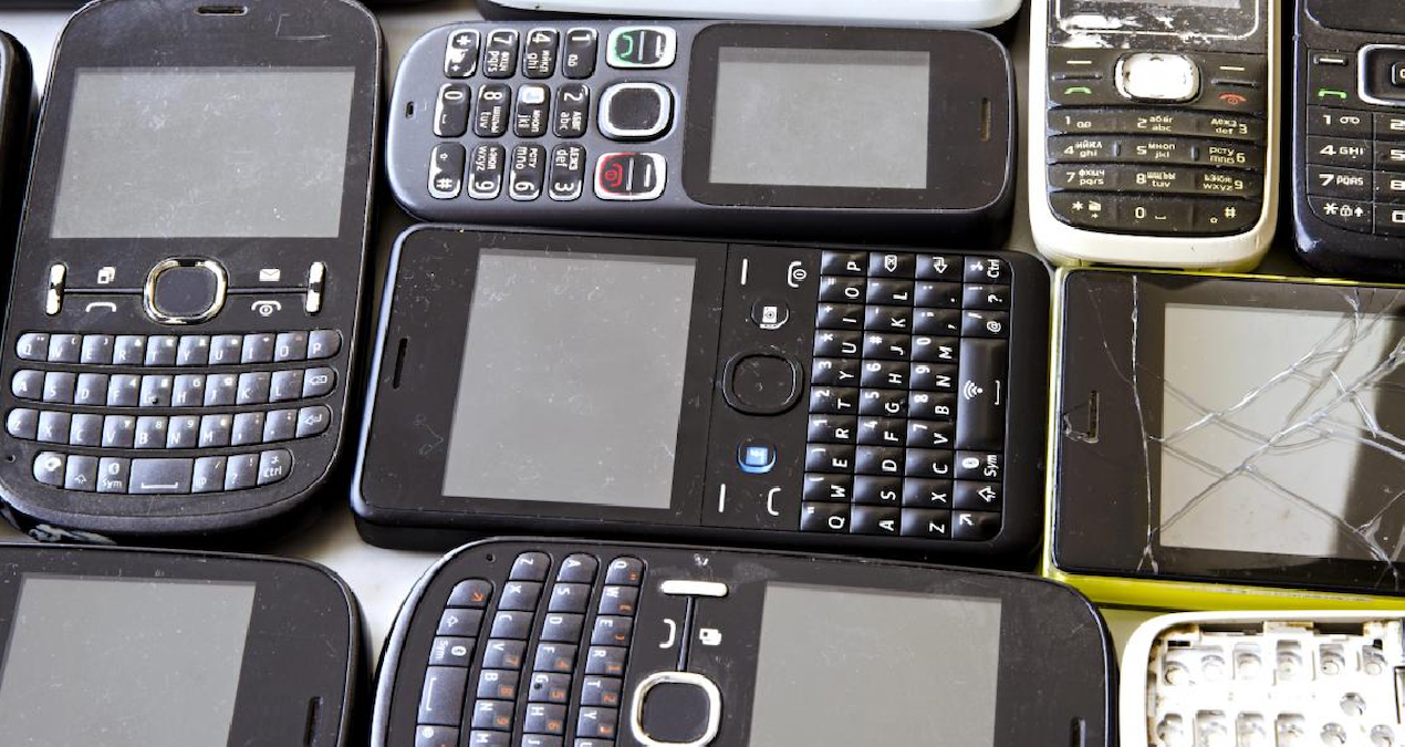 Çekmecedeki eski telefonlarını atan yandı: 9 milyon liraya satılıyor