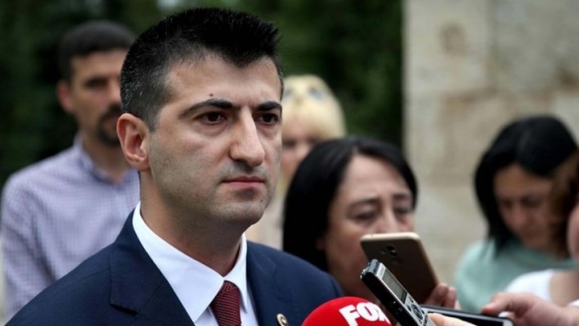 Çelebi'nin maskesini eski komutanı düşürdü