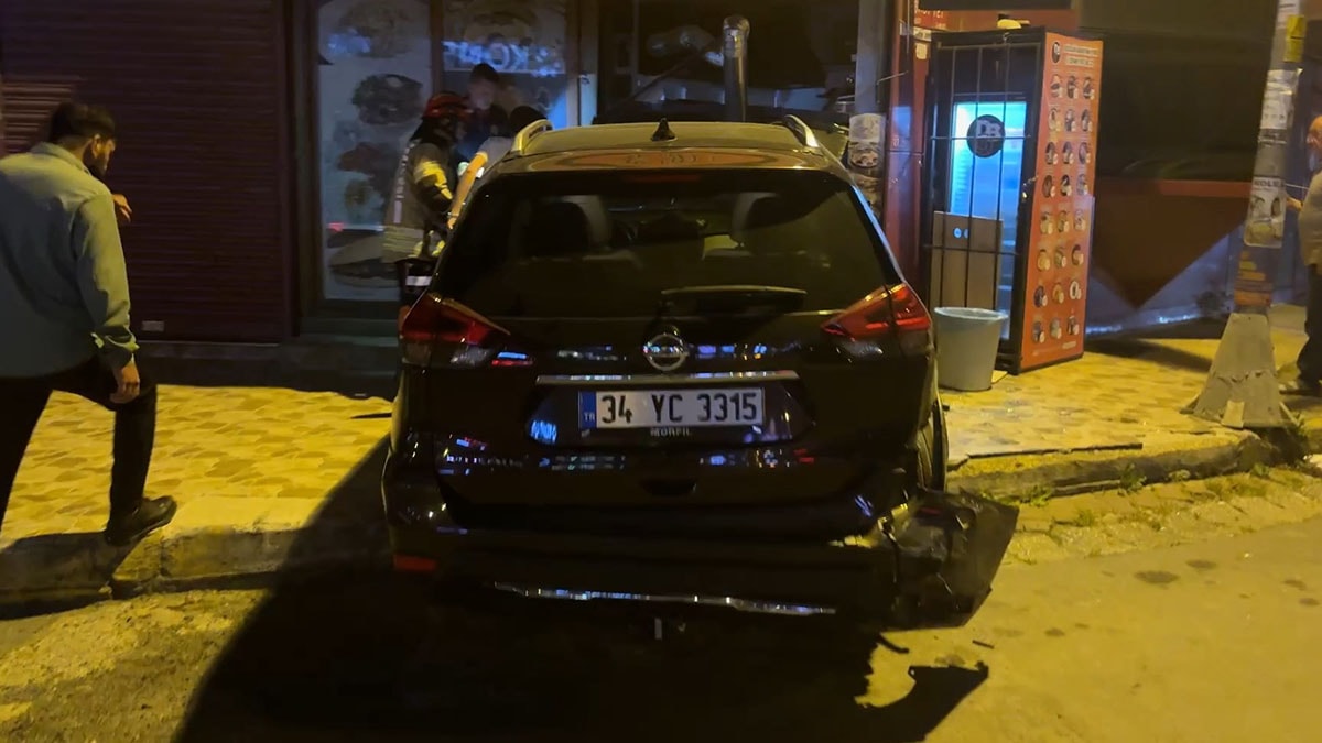 İstanbul'da cip köfteciye girdi