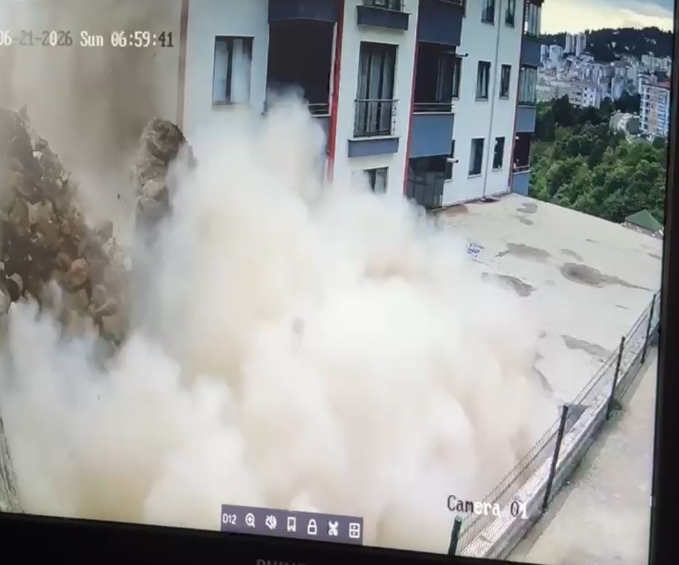Çocuğunu faciaya saniyeler kala kurtardı