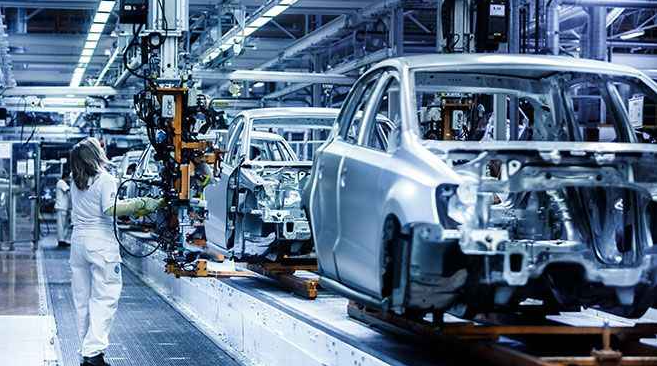 Yapay zekadan pişman olan otomotiv devi kovduğu çalışanlarını işe geri aldı
