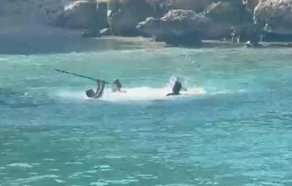 Denizde şişe ve sopayla darp olayında 3 tutuklama