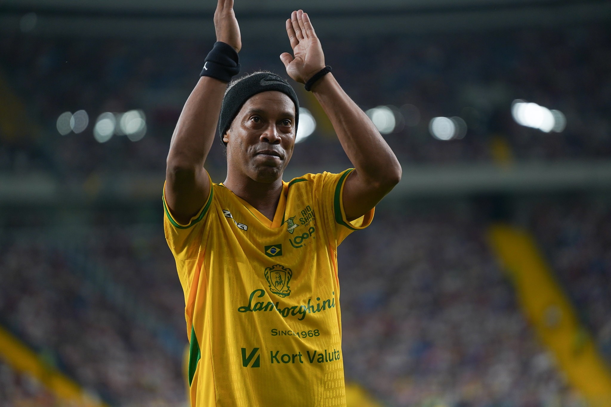Ronaldinho futbola dönüyor! Eski Başakşehirli ile takım arkadaşı olacak
