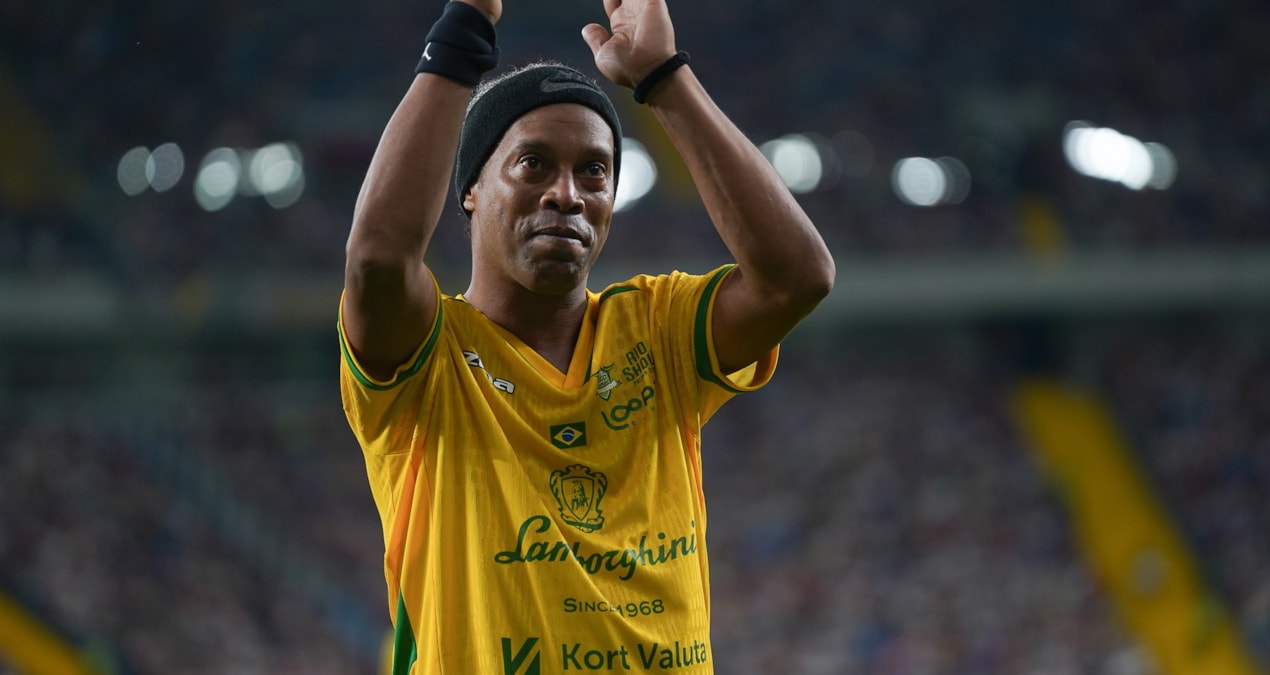 Ronaldinho futbola dönüyor! Eski Başakşehirli ile takım arkadaşı olacak