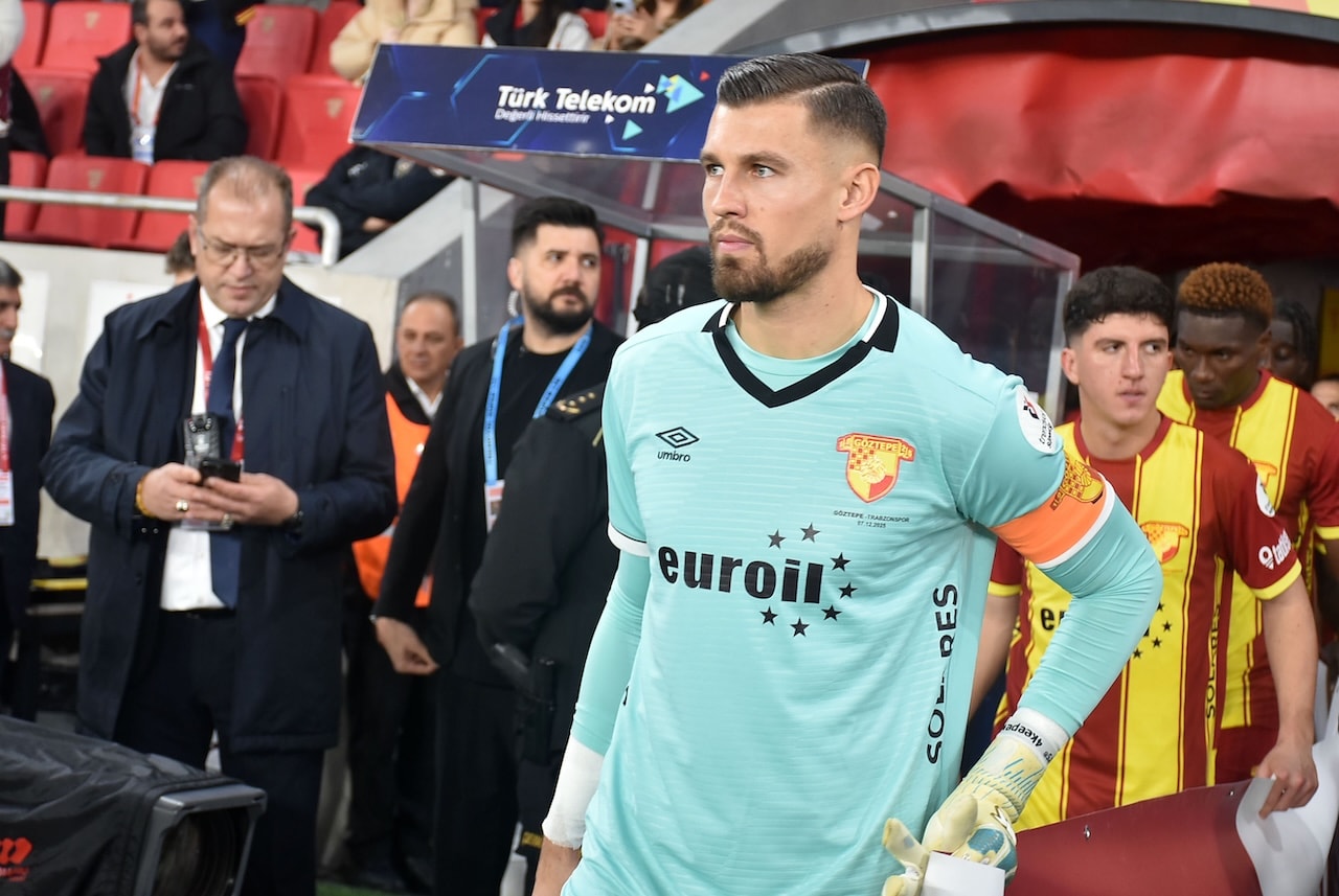 Göztepe'de kaleci Lis ülkesine döndü