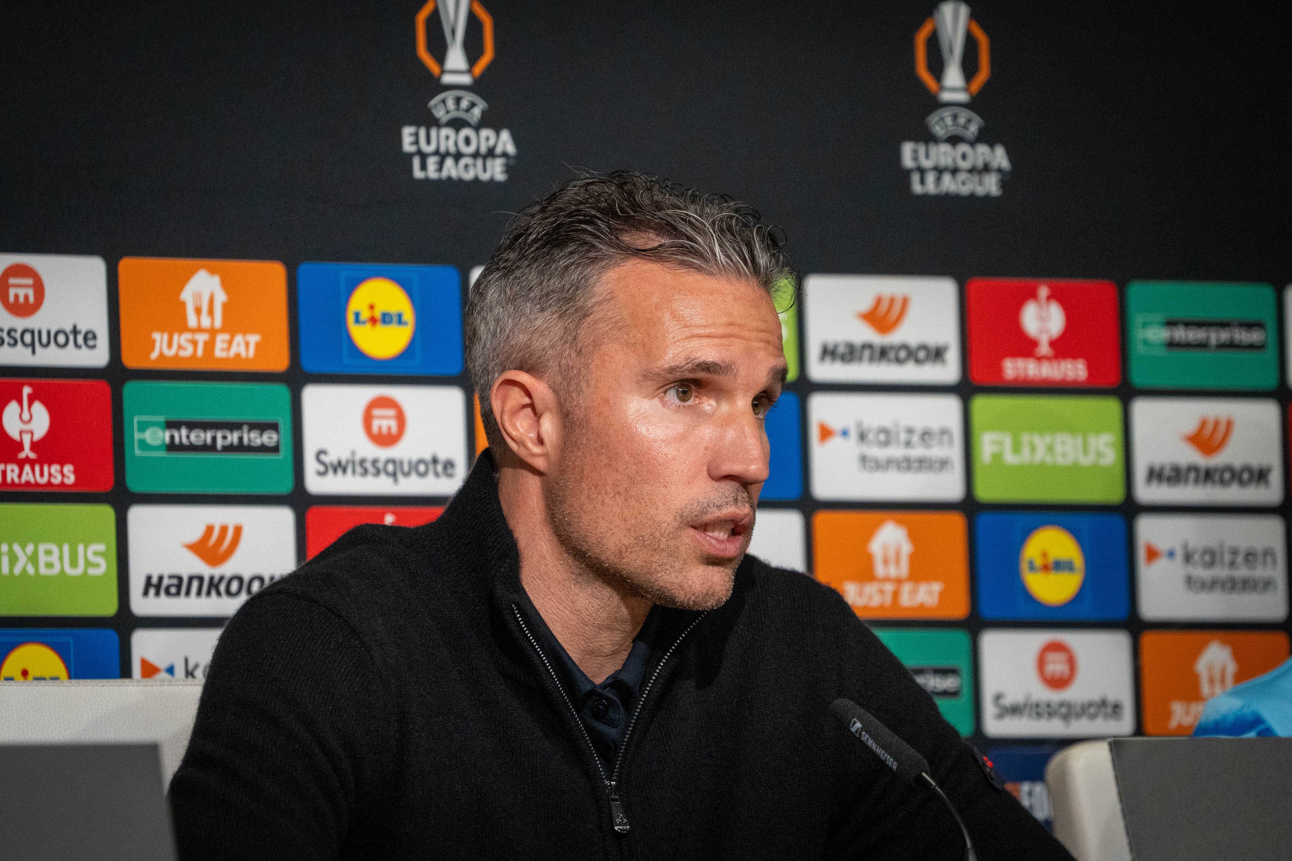Feyenoord'dan Robin van Persie kararı