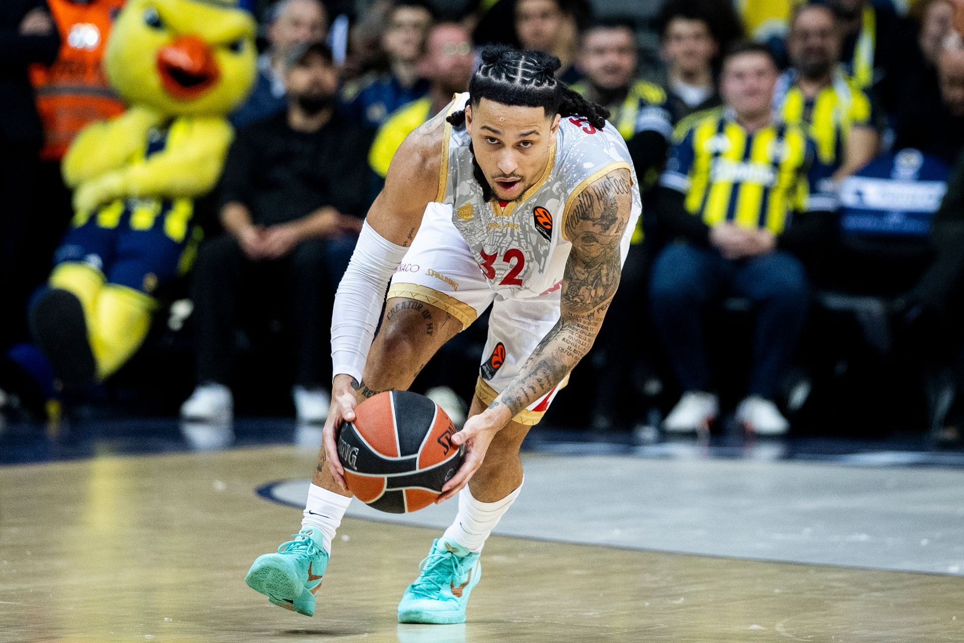 Anadolu Efes, Monaco'nun yıldızını transfer etti