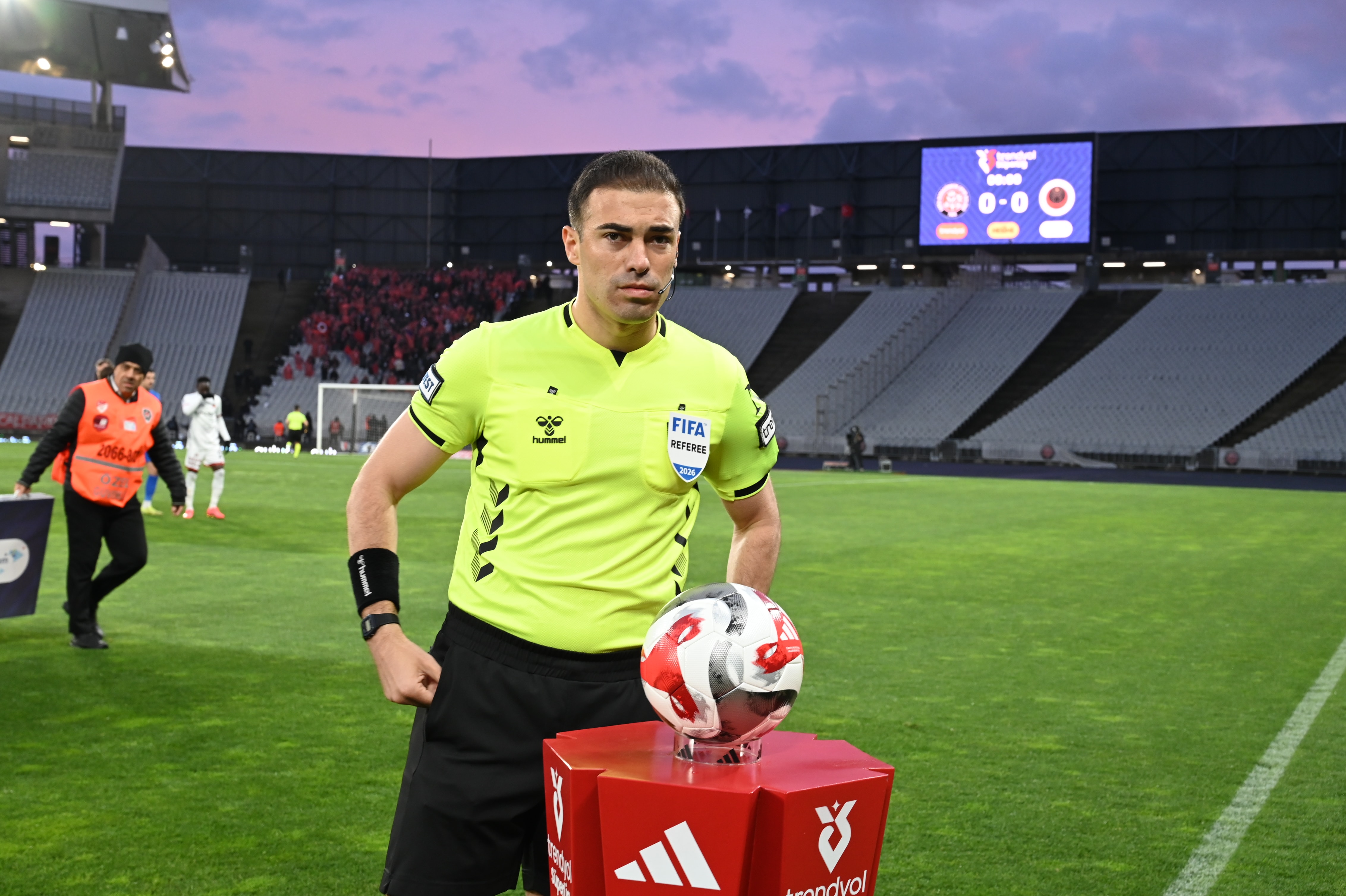 UEFA'dan Oğuzhan Çakır'a yarı final görevi