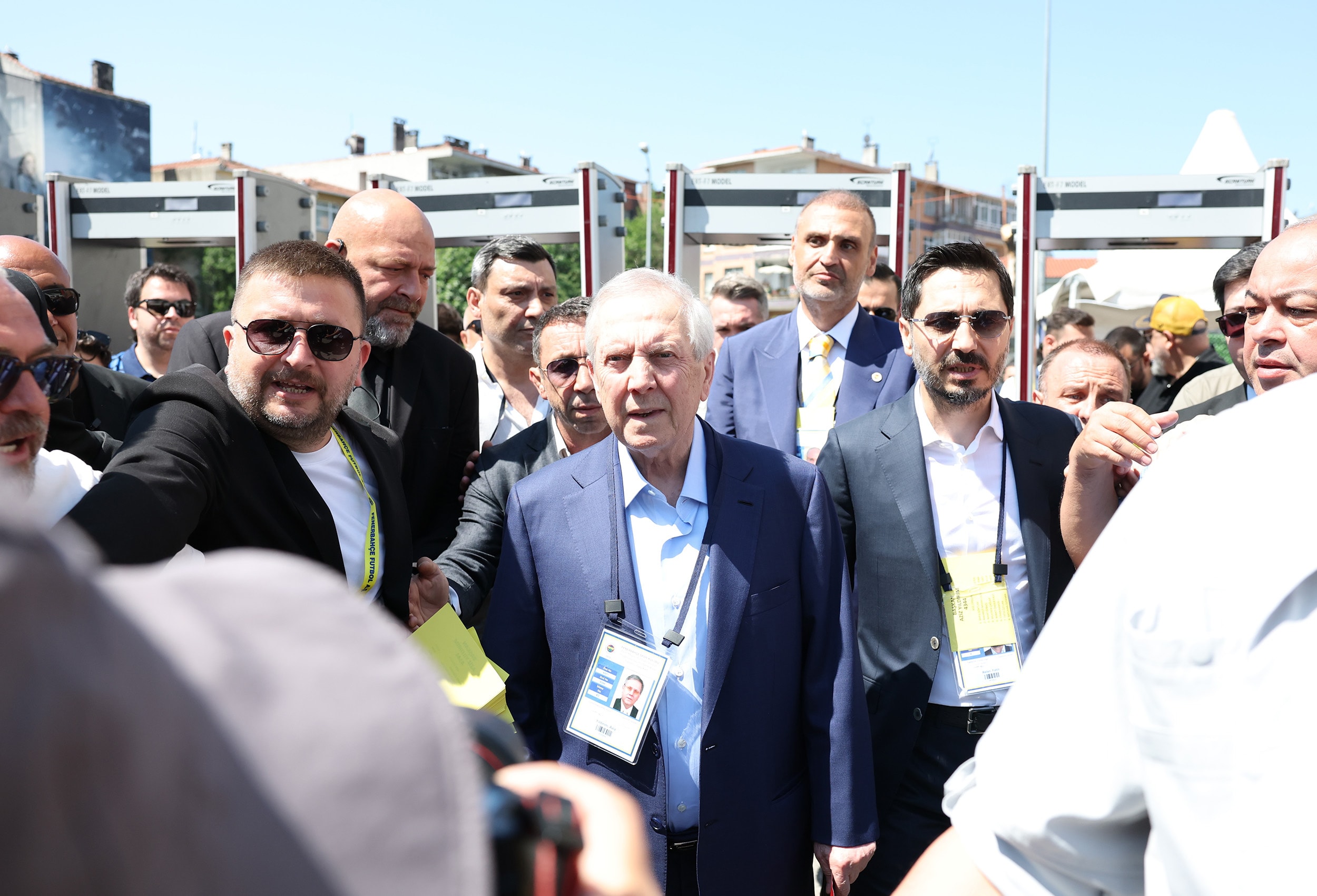 Fenerbahçe genç stoper için harekete geçti! Resmi teklifini sunacak