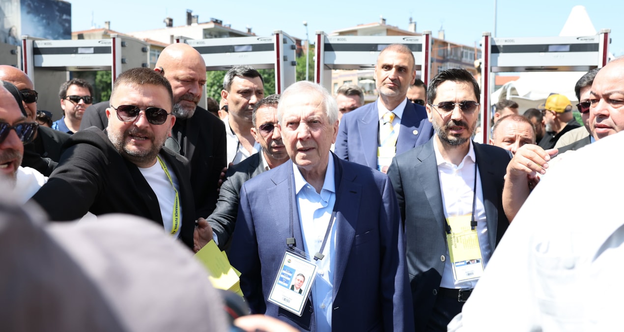 Fenerbahçe'nin hocası 13.00'te kameralar karşısında açıklanacak