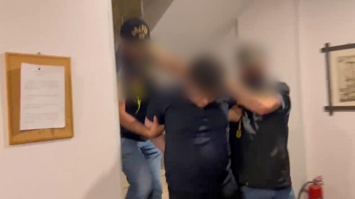 Kırmızı Bültenle aranan uyuşturucu kaçakçısı Mersin'de yakalandı