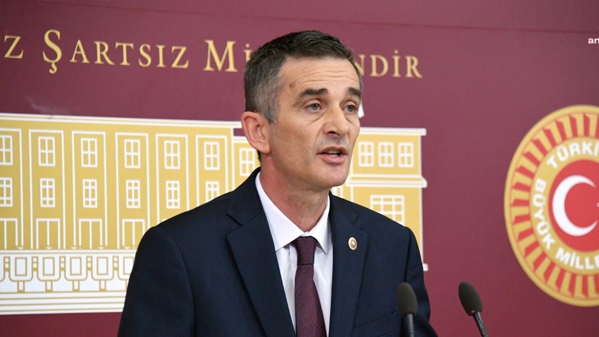 Ümit Dikbayır CHP'den istifa etti