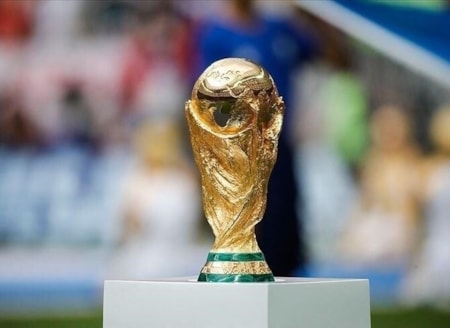 2026 Dünya Kupası taraftarının cebi yanacak! Bilet fiyatları rekor seviyedeABD, Kanada ve Meksika'nın ev sahipliğinde düzenlenen 2026 FIFA Dünya Kupası, bilet fiyatlarıyla tarihin en pahalı turnuvası olarak öne çıkıyor. Grup maçları ve final karşılaşmaları için belirlenen ücretler, Katar 2022'ye kıy