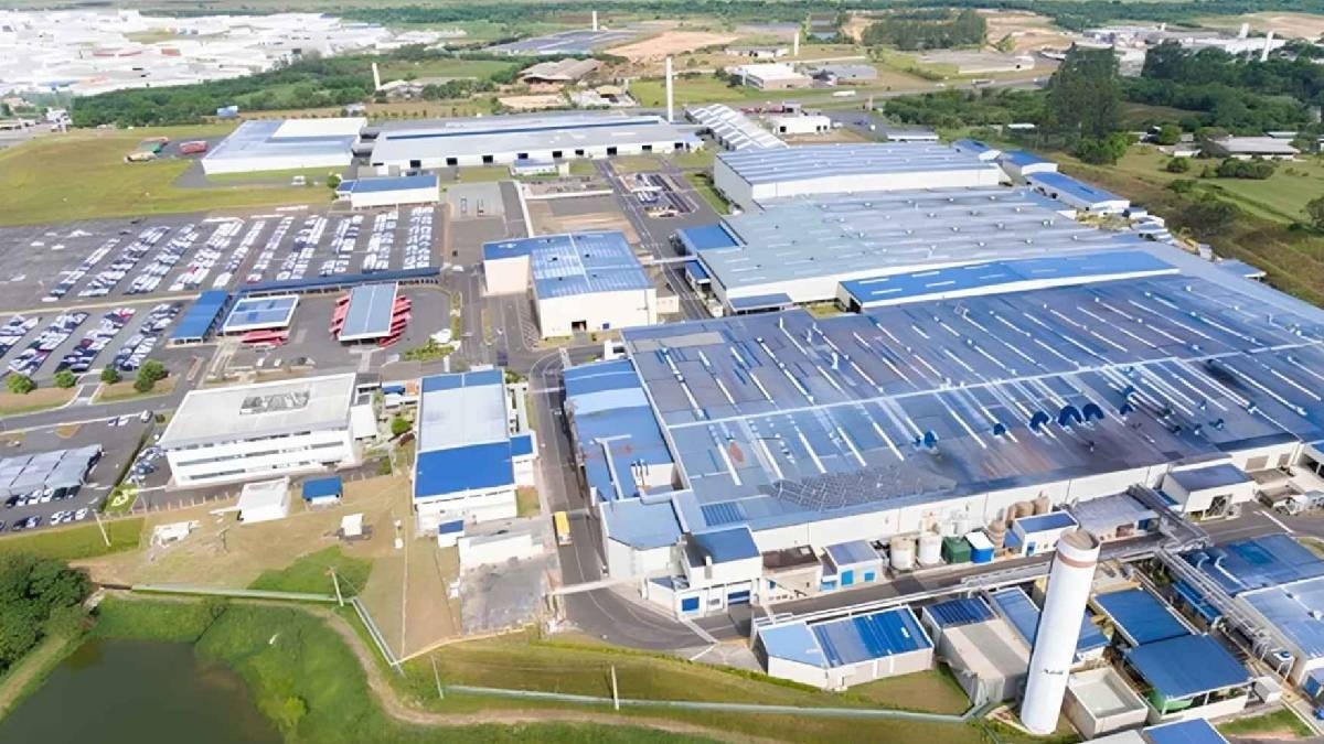 Dünyanın en büyük otomobil üreticisi dev fabrikasını kapatıy