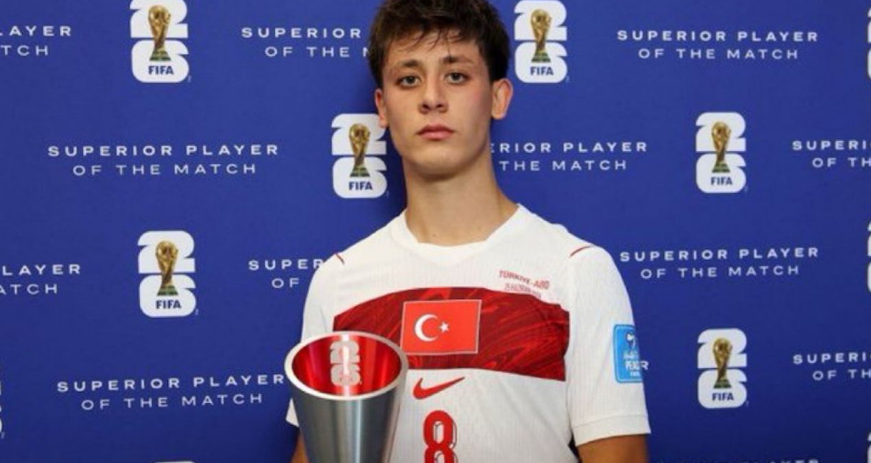 Maçın oyuncusu ödülü Arda Güler'in