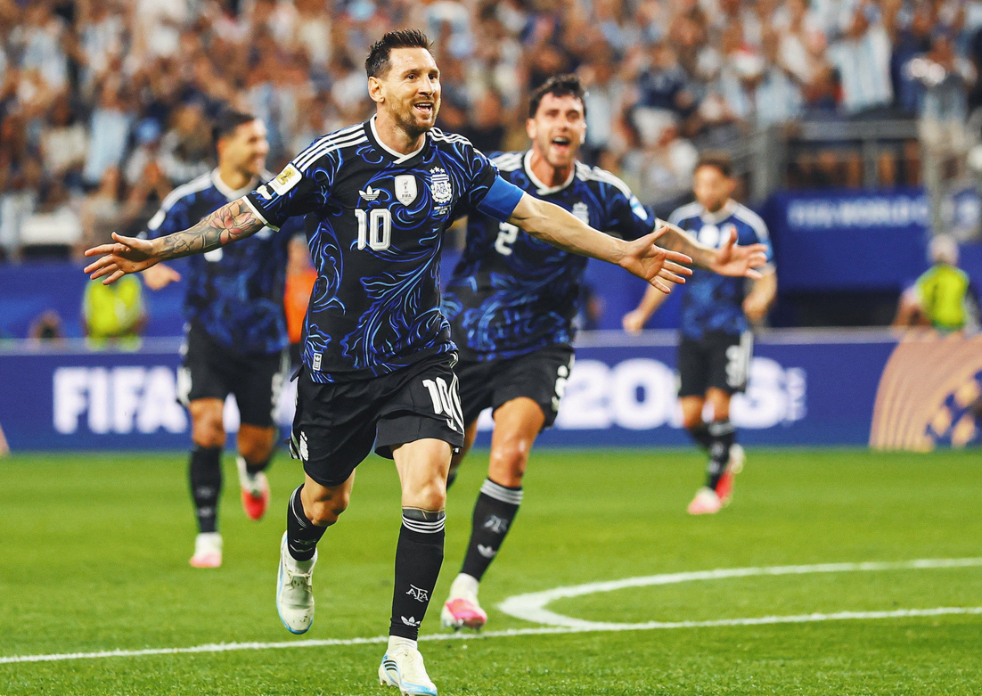 4 gollü maçı Arjantin kazandı, Messi bir rekoru daha kırdı
