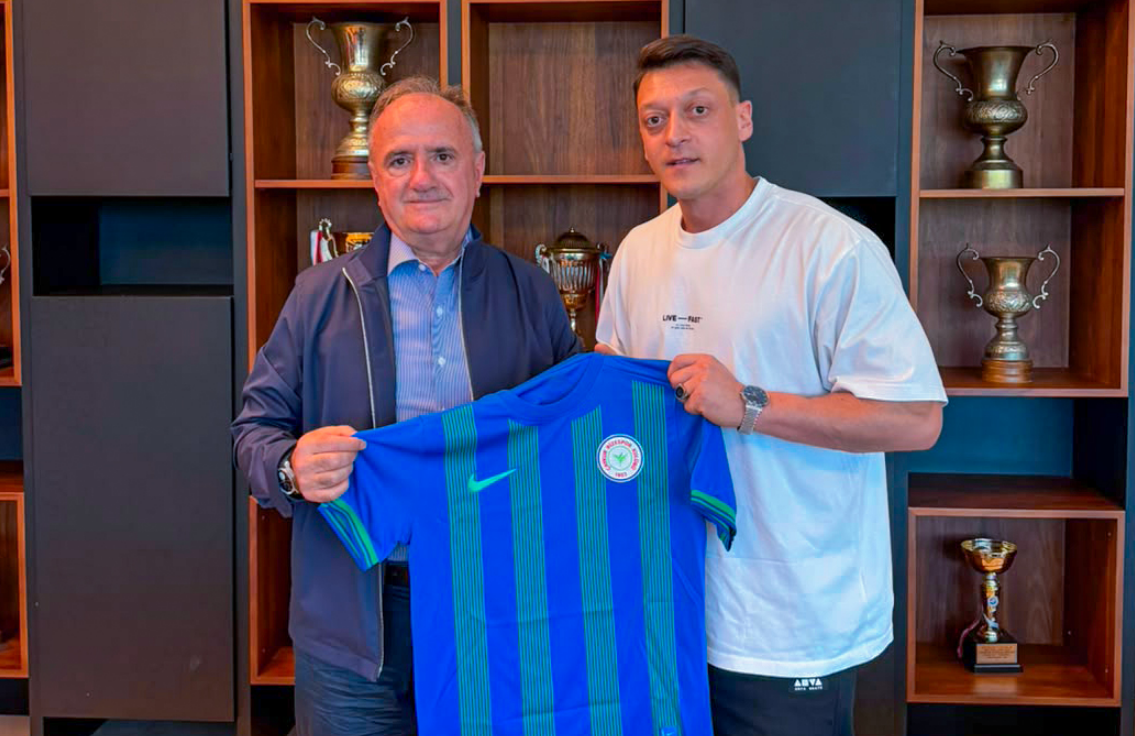 Rizespor'dan sürpriz karar! Mesut Özil ile anlaştılar
