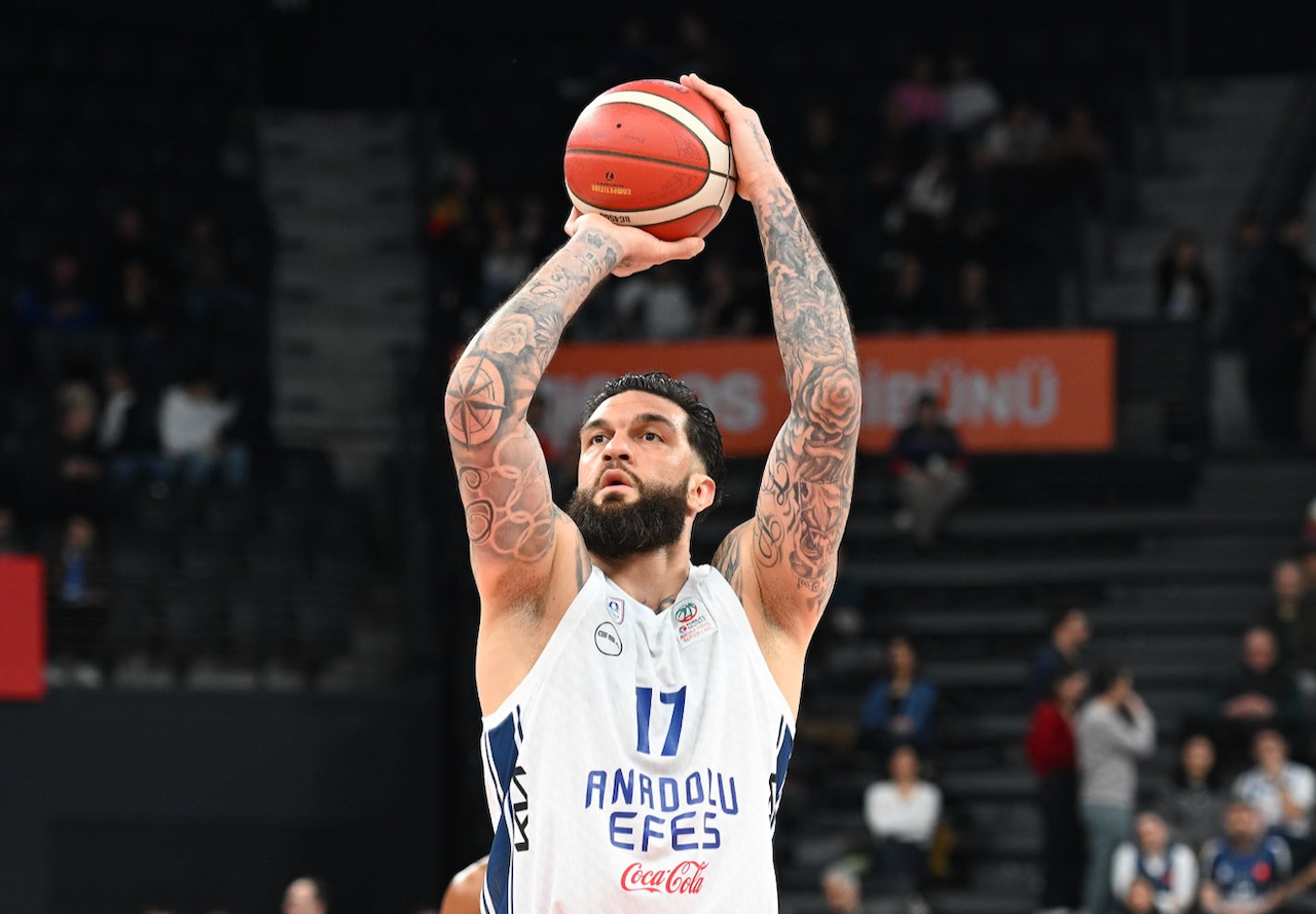 Anadolu Efes’ten Vincent Poirier açıklaması