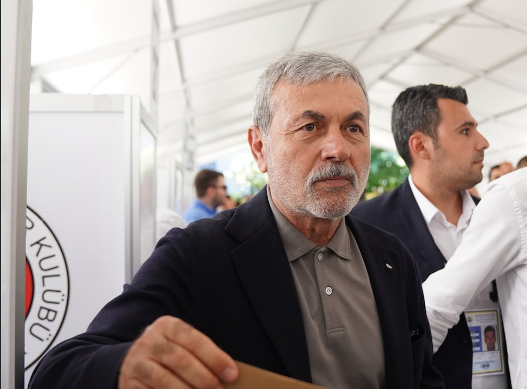 Fenerbahçe’de bugün yönetim kurulu yeni teknik direktör konusu için toplanıyor! Kocaman zirve