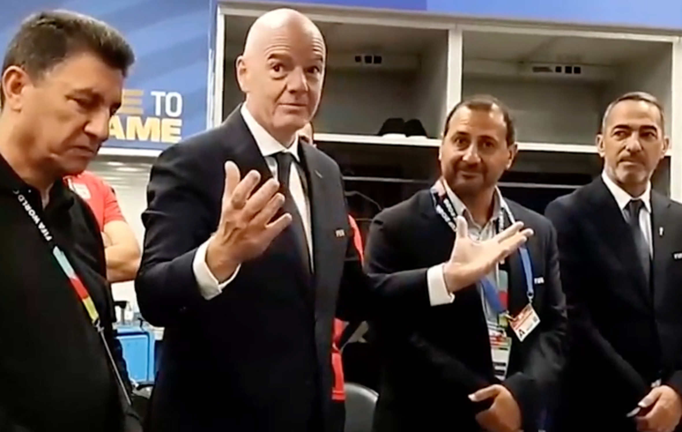 Infantino İran soyunma odasına indi! 'Siz her şeyden daha güçlüsünüz'