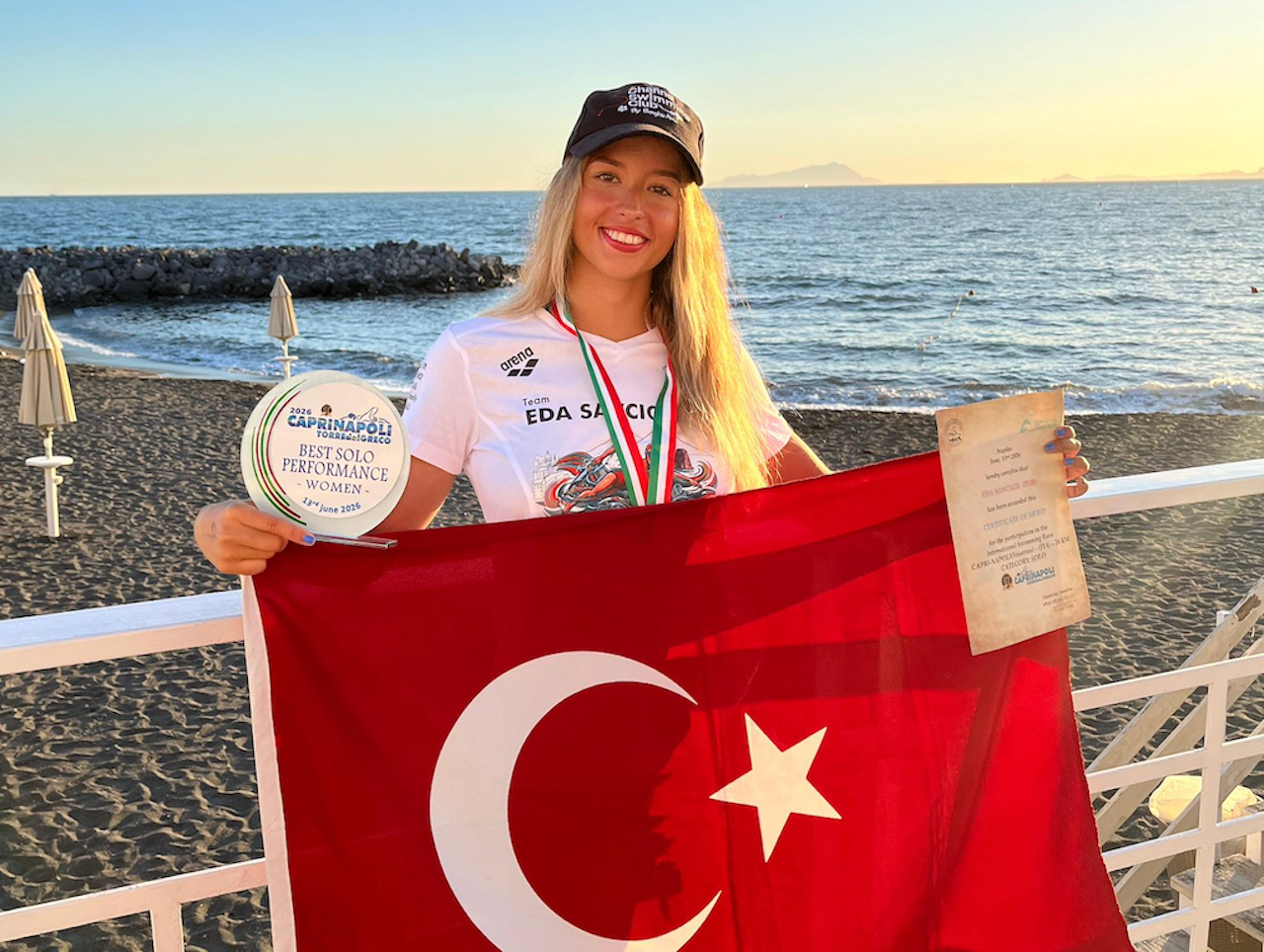 Ultra maraton yüzücüsü Eda Savcıgil'den tarihi birincilik