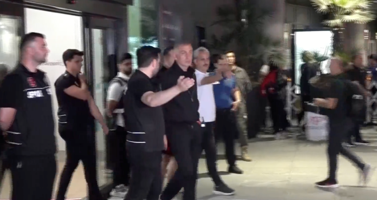 Konvoyla gittiler, sessiz sedasız geldiler! A Milli Takım yurda döndü