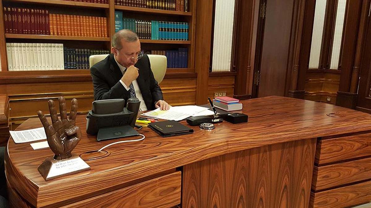 Saray'da şok etkisi yaratan anket! Erdoğan'ın masa
