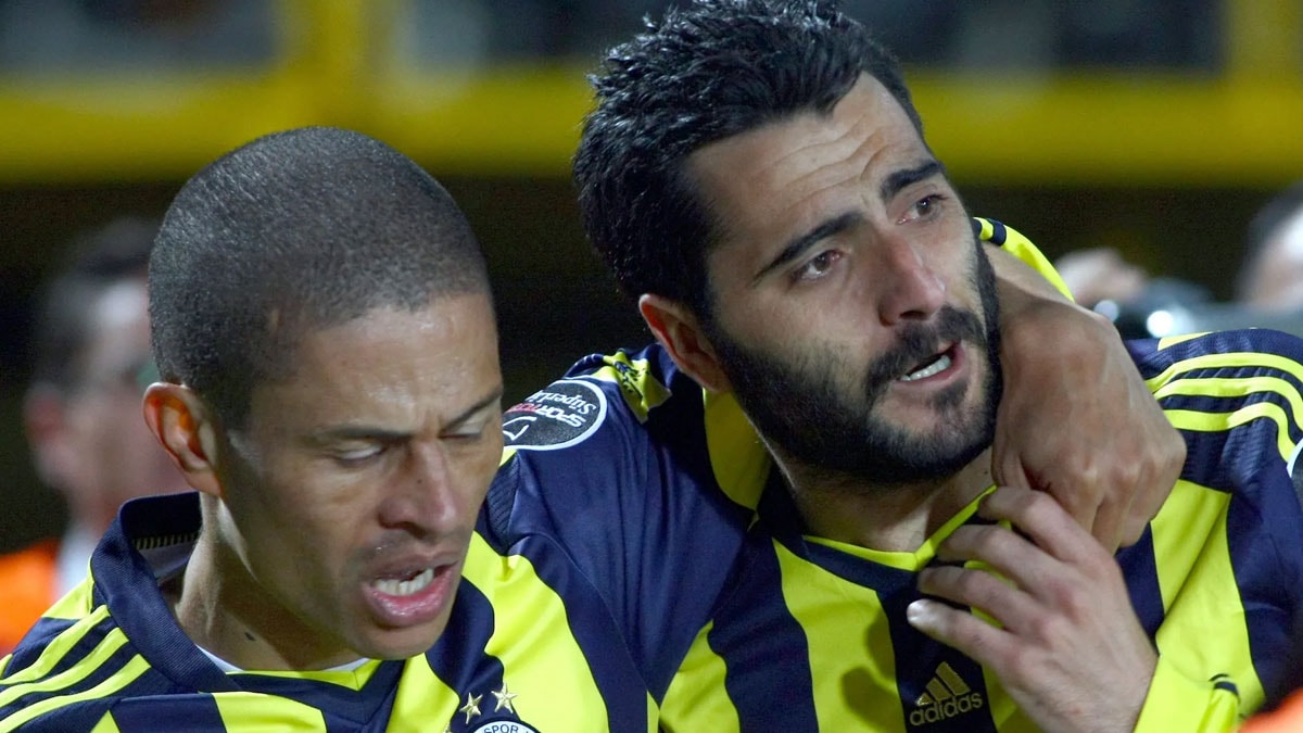 Fenerbahçe'nin eski yıldızı 45 yaşında bir imza daha attı