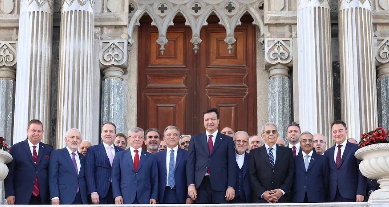 Çırağan’da sürpriz buluşma! Yıllar sonra 5 isim bir arada