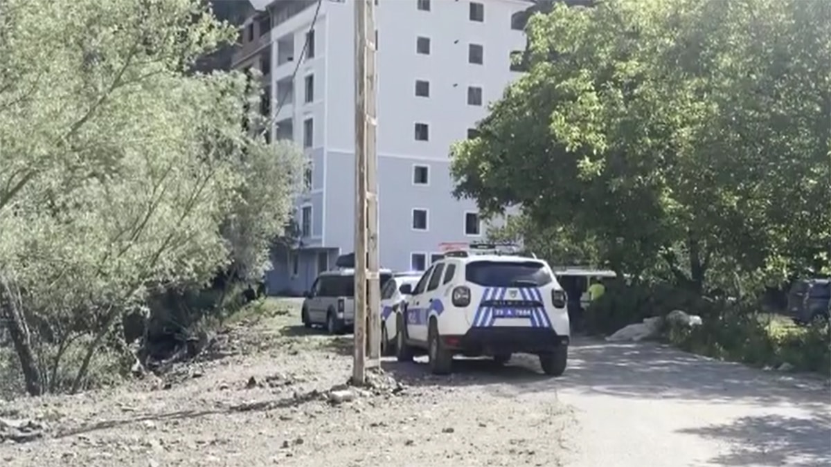 Eşini darbedip öldürdü, saklandığı depoda yakalandı