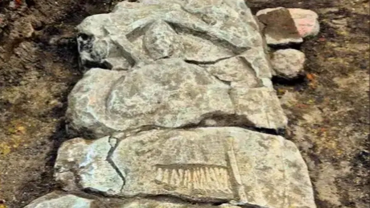 Dondurma dükkanının altında hazine buldular