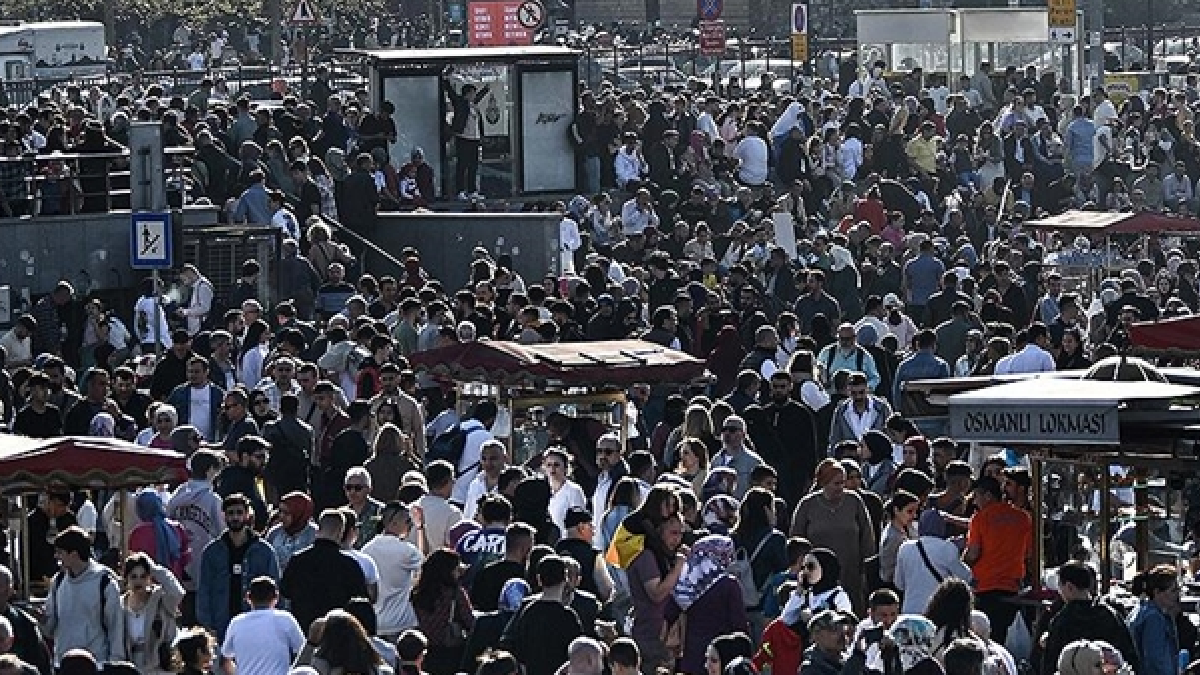 Herkes kendi memleketine dönse en kalabalık şehir burası olacak
