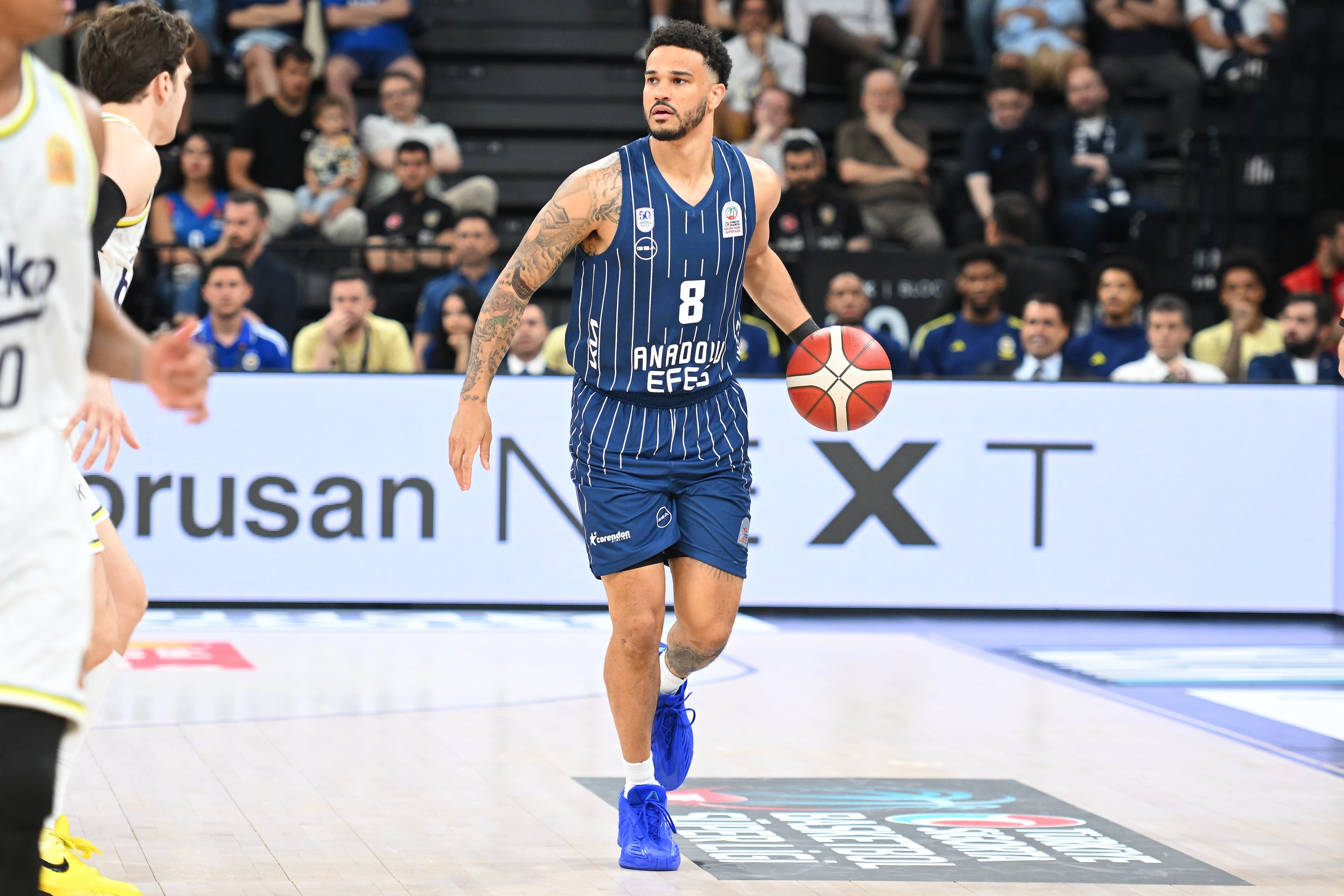 Anadolu Efes seriyi 4. maça taşıdı