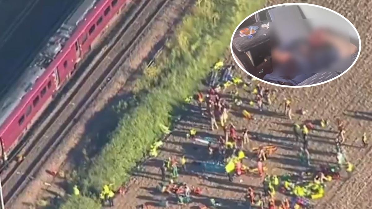 İngiltere'de iki yolcu treni çarpıştı! Feci kazada çok sayıda yaralı var