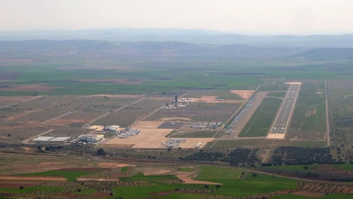 1 milyar euro harcayıp yapmışlardı: Dev havalimanı hayalete döndü
