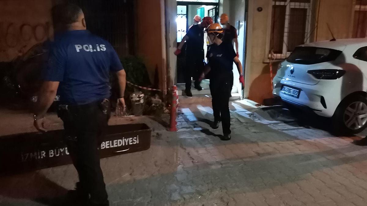 İzmir'de evde çıkan yangında 1 kişi öldü