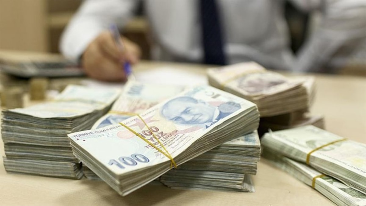 Kamu kurumları göz göre göre batıyor