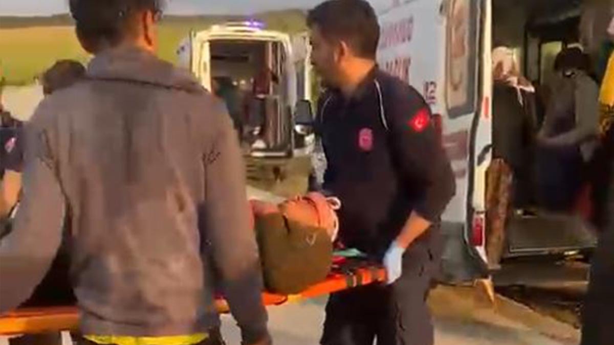 Tarım işçilerini taşıyan minibüs şarampole devrildi, 4 kişi yaralandı