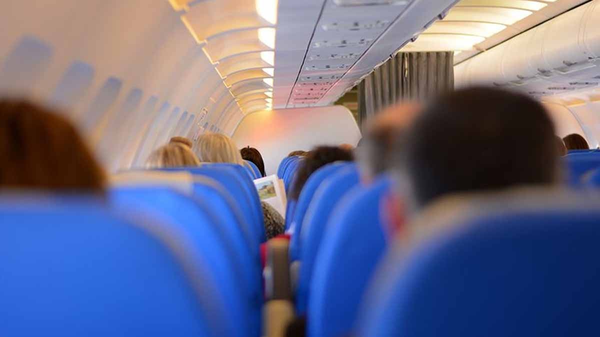 Kötü bir şaka herkesin seyahatini mahvetti, uçak acil iniş yapmak zorunda kaldı