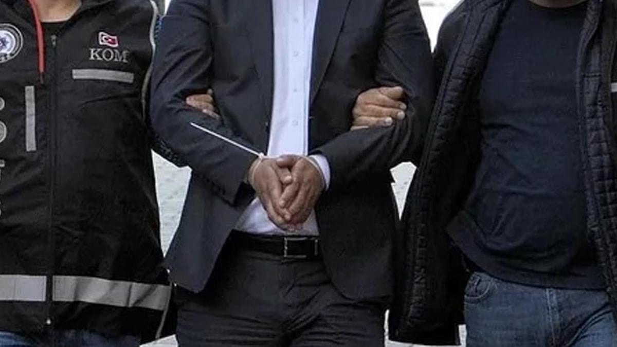 Yurt dışına kaçmak isteyen FETÖ'cüler sınırda yakalandı