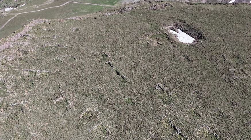Erciyes'te devasa dağın tepesindeki sır karlar eriyince açığa çıktı