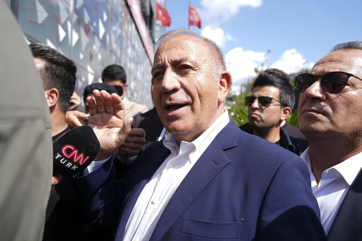 Gürsel Tekin yandaşa konuştu: İhraç sinyali verdi