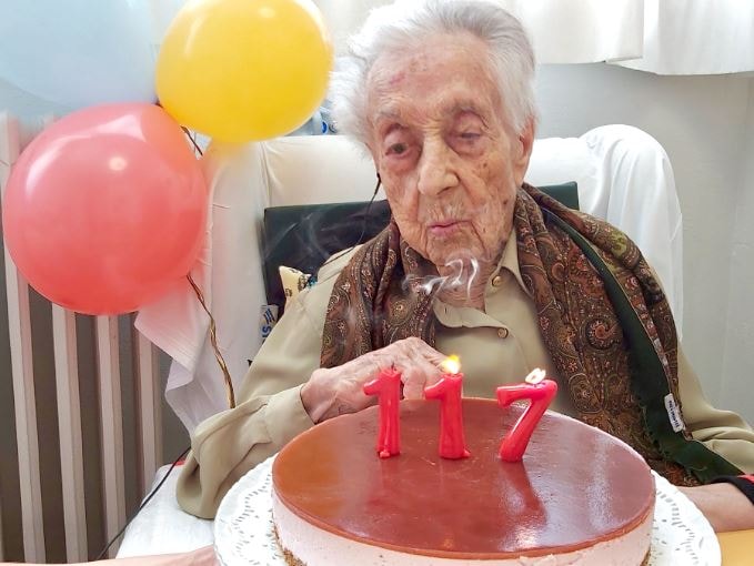 117 yaşına kadar yaşayan kadının uzun ömür sırrı olan o besin açıklandı
