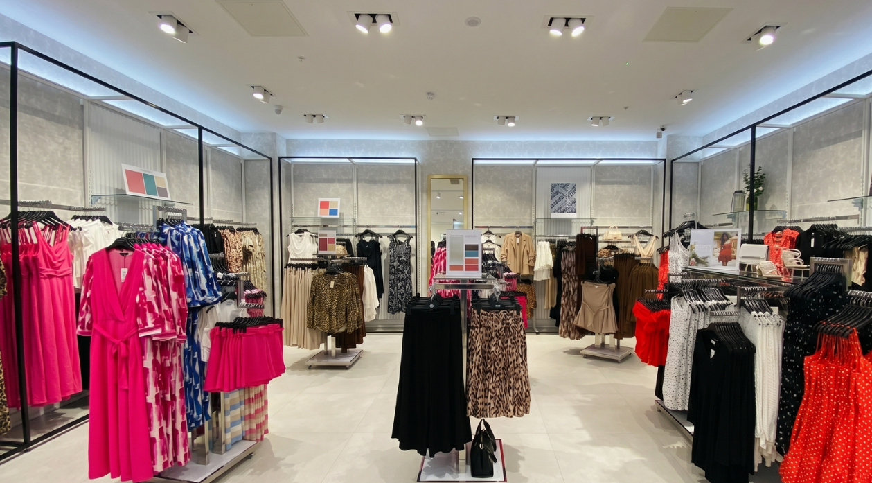 Dünyaca ünlü moda markası için yolun sonu: Bugün son 20 mağaza da kapanıyor
