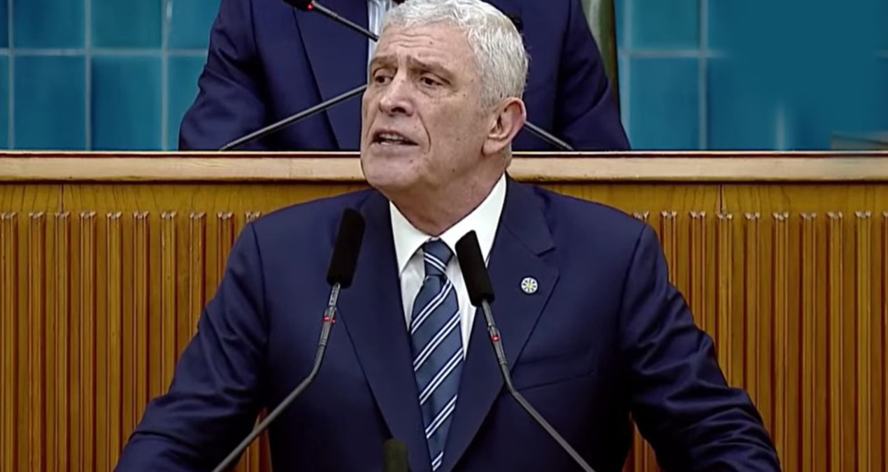 Müsavat Dervişoğlu'ndan Tandoğan miting çağrısı! Salon ayağa kalktı