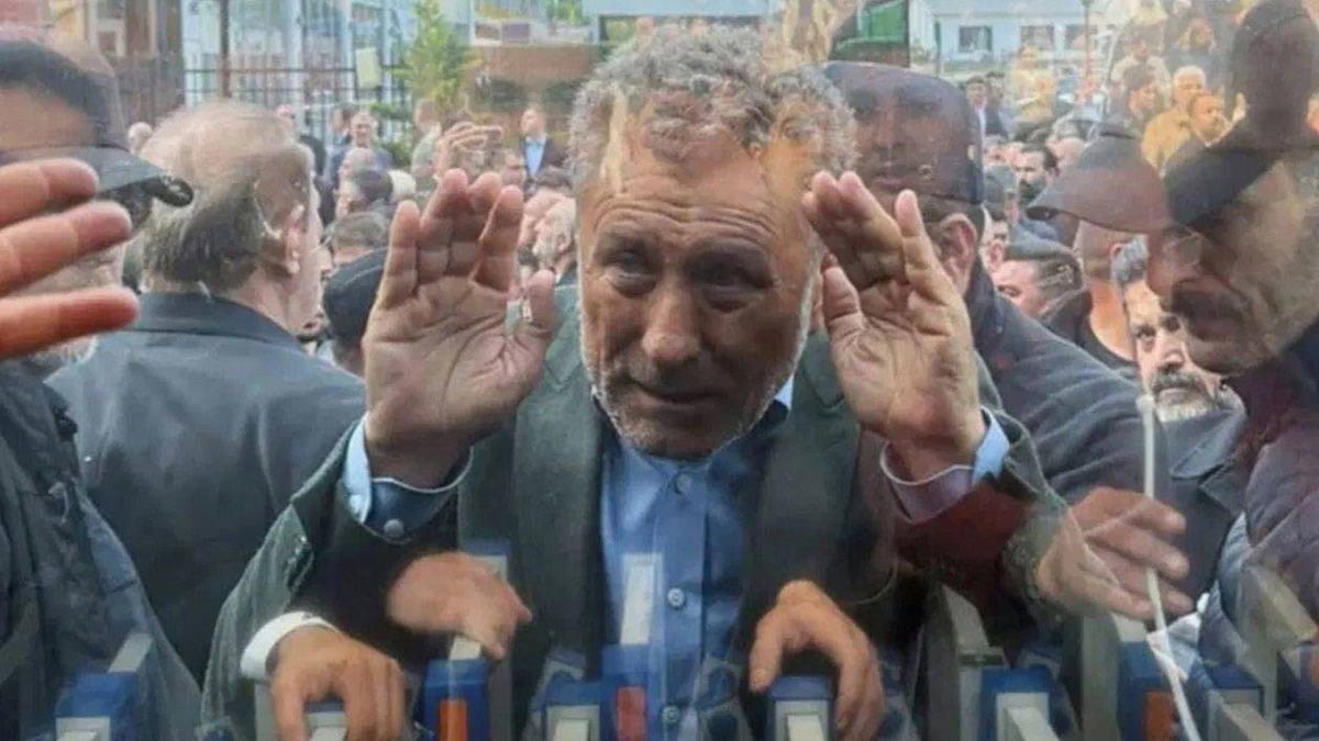 Halkevleri GYK üyesi Orhan Sarıbal, ihraç edildi
