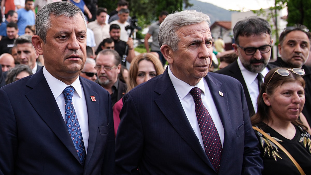 Ankara kulislerini sarsan iki parti iddiası
