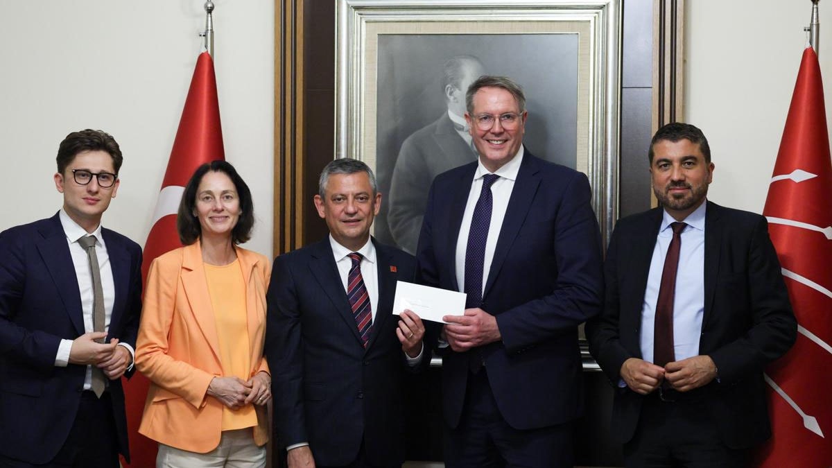 Özel’e Almanya’dan destek