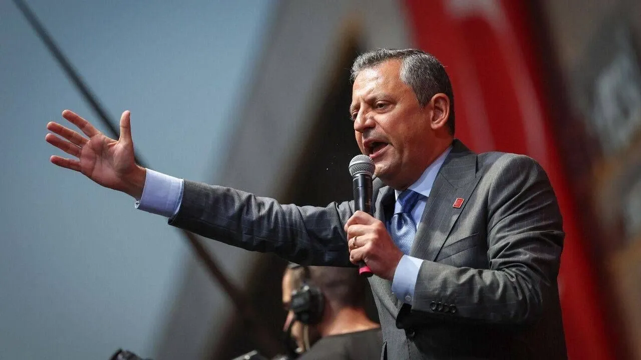 Özgür Özel ve 11 vekilin dokunulmazlık dosyası Meclis'te